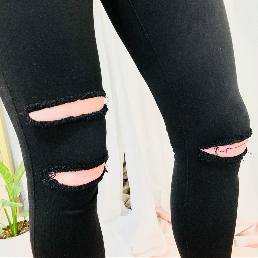 PAIGE Verdugo Crop Distressed - Picture 8 of 11
